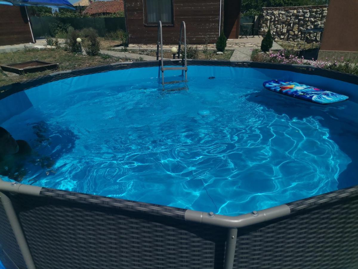Бунгало парк Summer Life Hotel Тюленово Екстериор снимка